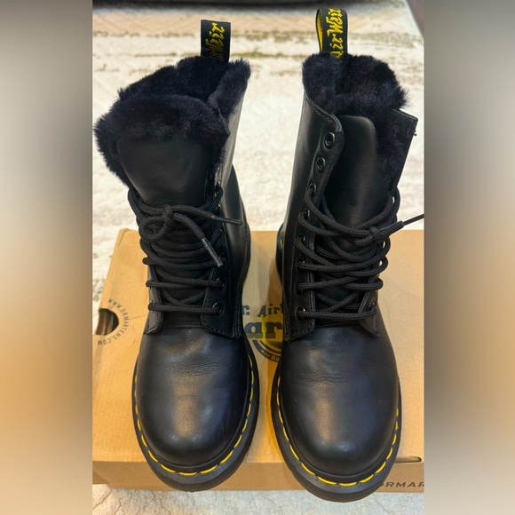Dr. Martens Serena boot almost new - Picture 5 of 6